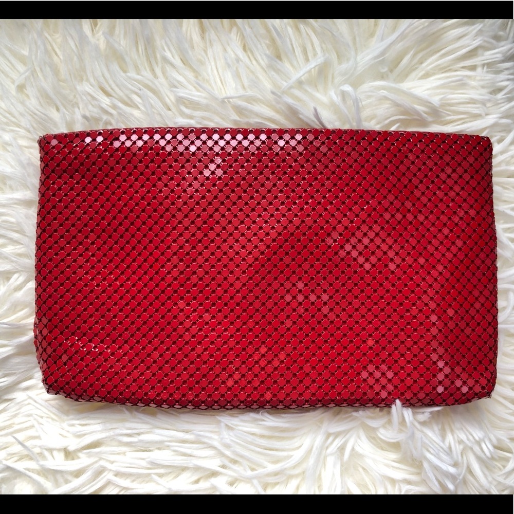 Vintage chain mail clutch with detachable strap